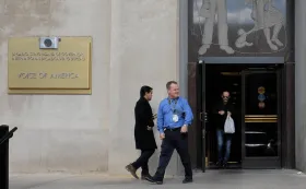 «Голос Америки» станет ретранслятором протрамповского телеканала