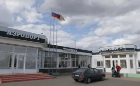 Число ограничивших полеты за ночь аэропортов достигло восьми